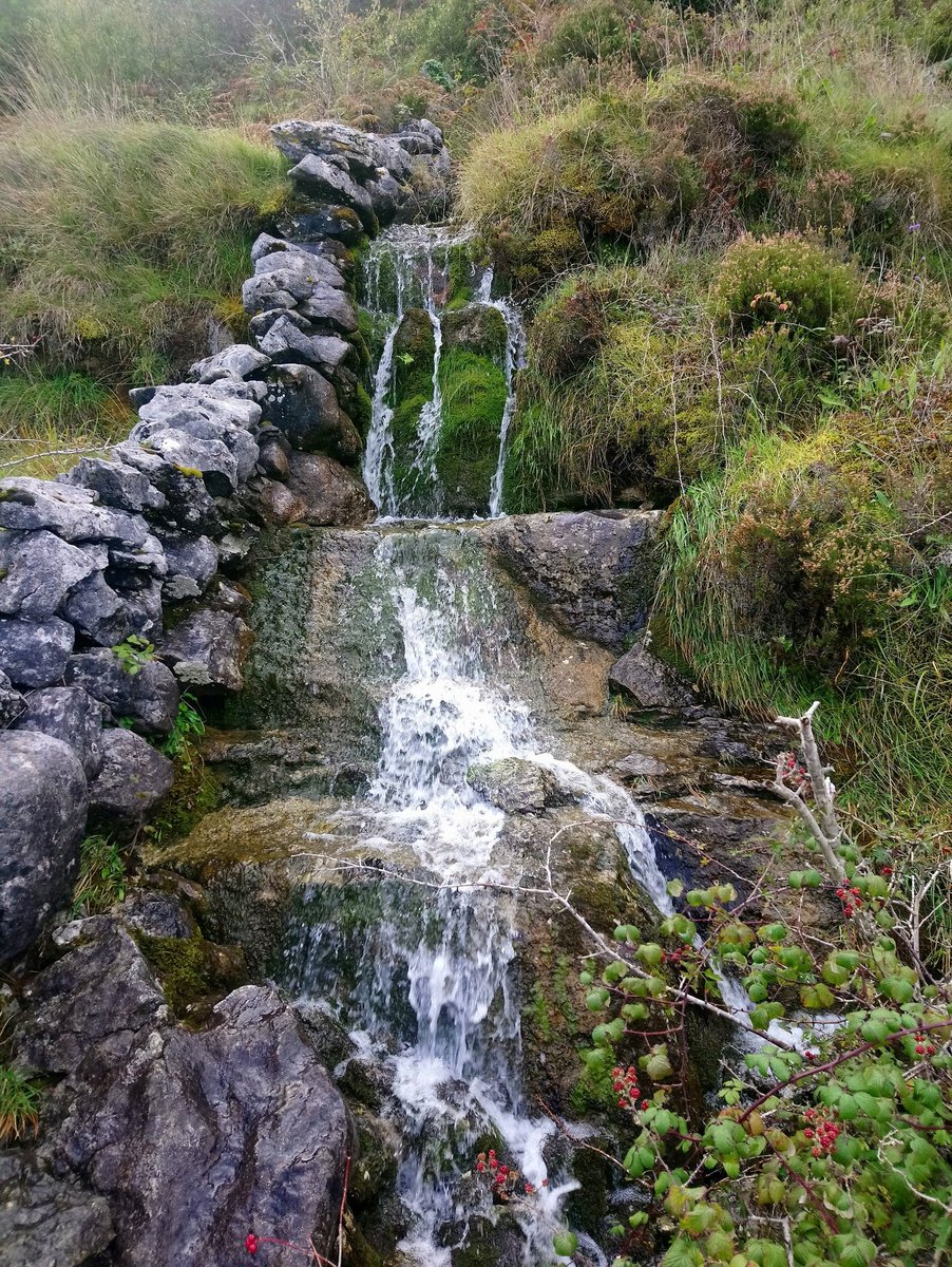 Made up for missing #Nationalwalkingday yesterday. Trecked the #blackheadloop #fanore  absolutely stunning. Abit stiff today but so worth it. The #burren is simply magic ⛰️👌🌈