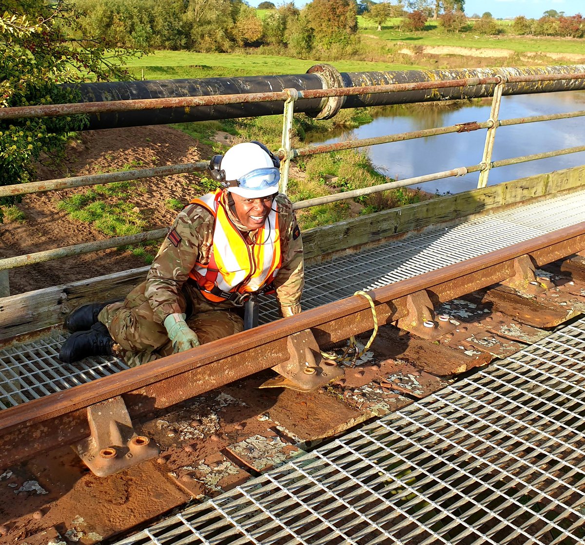 Not everyone on Ex Turnout 20 is from @Proud_Sappers. We have soldiers from across the Army reserve in our railway construction troops including @London_Regt @CO151Regt and @253RMP_Reserves. 

#armyconfidence #railwaysoldier 
@Proud_Sappers @65_group @170_Engineers