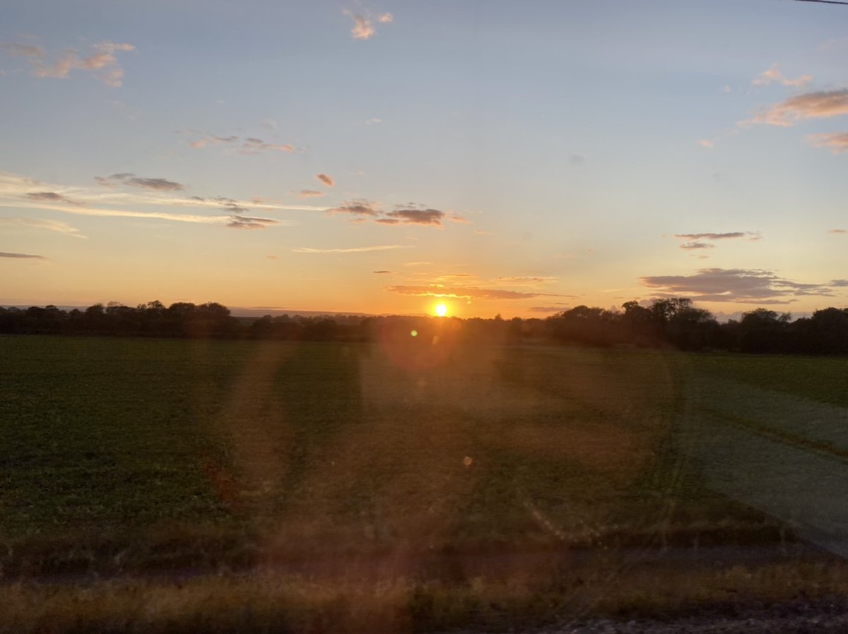 ruth_mcclean's tweet photo. A long but fantastic day in York - Iโve been so lucky with the views ๐ and thankfully this morningโs rain from Edinburgh didnโt follow me south! Great to see the team & meet colleagues (socially distanced) face-to-face!
#aviewfrommyseat #abitofnormal @AliciaLNER https://t.co/TfnpsWO5hq