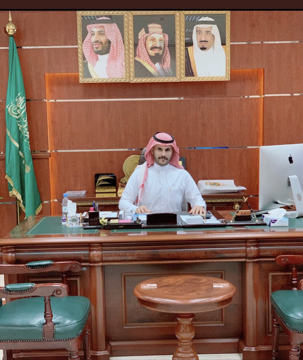 bisha_R1's tweet image. أصدر رئيس بلدية النقيع
 أ/ حسين بن علي آل رجب قرار اليوم 
بتعين الإعلامي الاستاذ / عبدالرحمن محمد ال مسعر الصعيري 
مديراً لإدارة خدمة المجتمع بالإضافة إلى عمله السابق مديراًللعلاقات العامة والإعلام ) 
 يستاهل ابو محمد هذة الثقه ونسأل الله له التوفيق  
@abohala9092