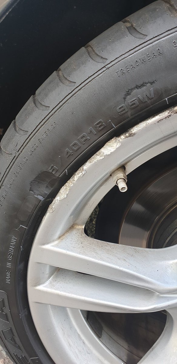 tvprp's tweet photo. Fact: Tyres keep you on the road. Make sure you look after them.
The last motorist we delt with had his tyre in this condition. This could cost him ยฃ100 and 3 points.
@HeadofNRPOI @Tyresafe @TravelSafeBucks #tyrestory
#TMAshift #p0129 https://t.co/txLdBP4EU9