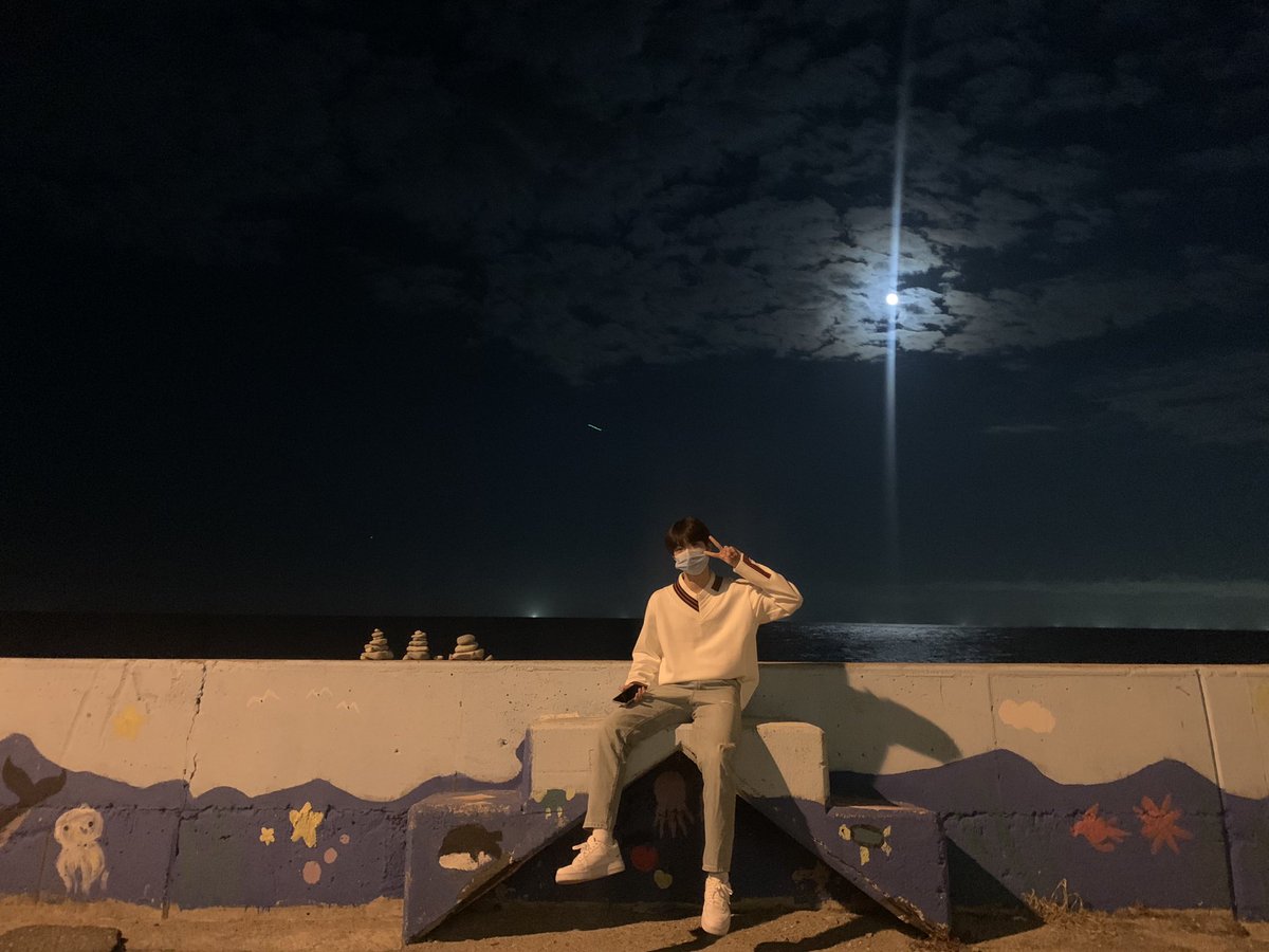 official_MIRAE's tweet photo. [💌]
다들 행복한 추석 보내셨나요오?😊
행복하게 하루 마무리하기ㅣ❤️🤙🏻

#DSP_N #손동표
#DSPmedia #DSP미디어 https://t.co/6s3puuJlqq