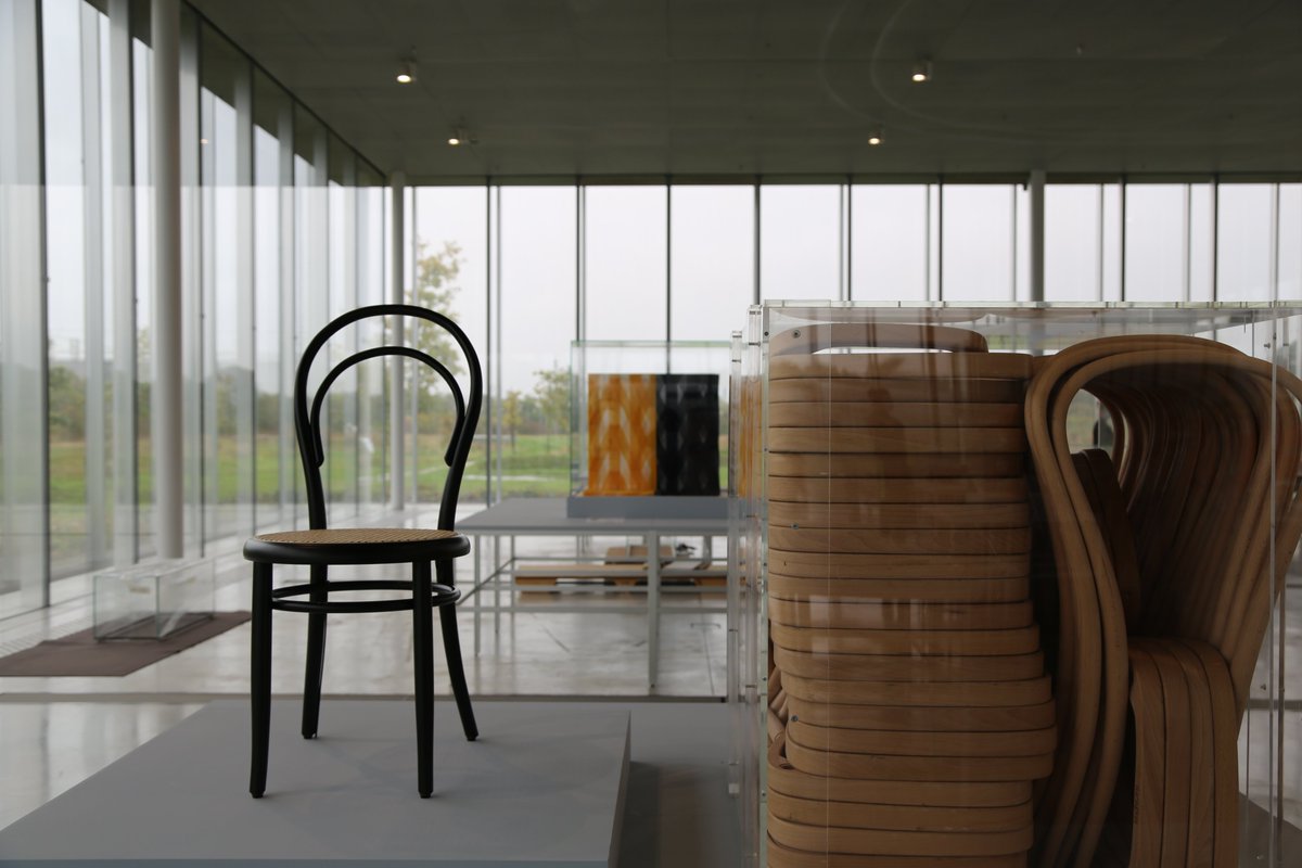 MuseeLouvreLens's tweet photo. Des dialogues inattendus, entre des œuvres du @MuseeLouvre et du @PBALille et des objets du design, vous attendent !
Pour patienter jusqu'au 7 octobre, voici quelques photos des coulisses de l'#expoLouvreDesign🤩
Co-produite avec @lille_design dans le cadre de @LilleMetWDC2020 https://t.co/Zwc1Qu9JdK