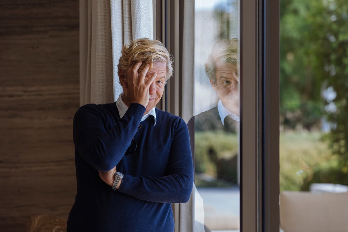 In conjunction with the release of his new book, The New York Times interviewed designer <a href="/Michaelsmithinc/">MichaelSmithInc</a>
 and sent <a href="/BrinsonAndBanks/">Brinson + Banks</a> to his CA home to capture the intimate photos that accompany the feature. Click here for more: bit.ly/3jkzWxd