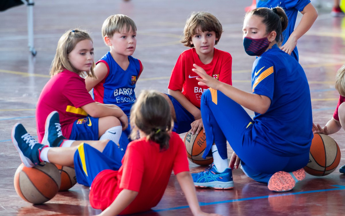 💙❤ Comença la cinquena temporada de la #BarçaEscolaBasquet a Barcelona. Encara tenim places disponibles per a diferents grups d'edat! 
<a href="/FCBbasket/">Barça Basket</a>