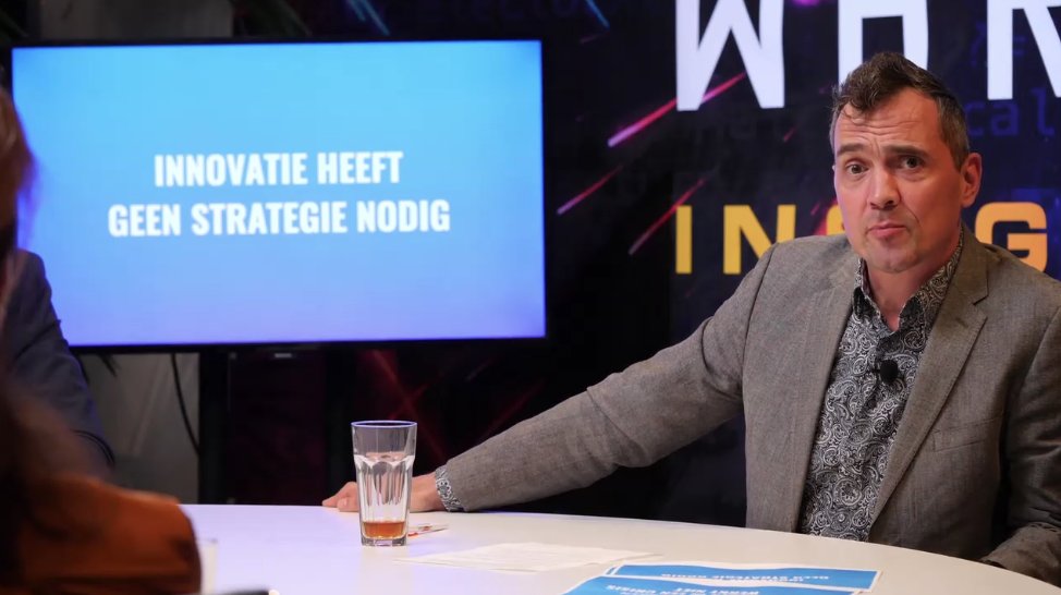 Poll: "Innovatie heeft geen strategie nodig" 35% van de kijkers is het hiermee eens, 65% oneens. Discussieer mee via de livestream! ffwdinsights.com/live