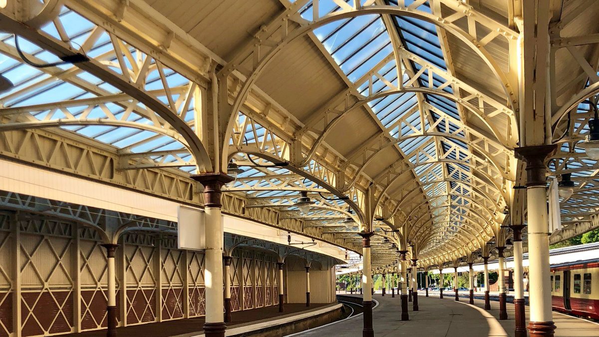 ScotRail's tweet photo. Four more reasons to vote for Wemyss Bay... #WorldCupOfStations

Ferry photo by @NetworkRailScot #AirOps team.

https://t.co/3OuLfCjU1G https://t.co/bjHdmNys7n