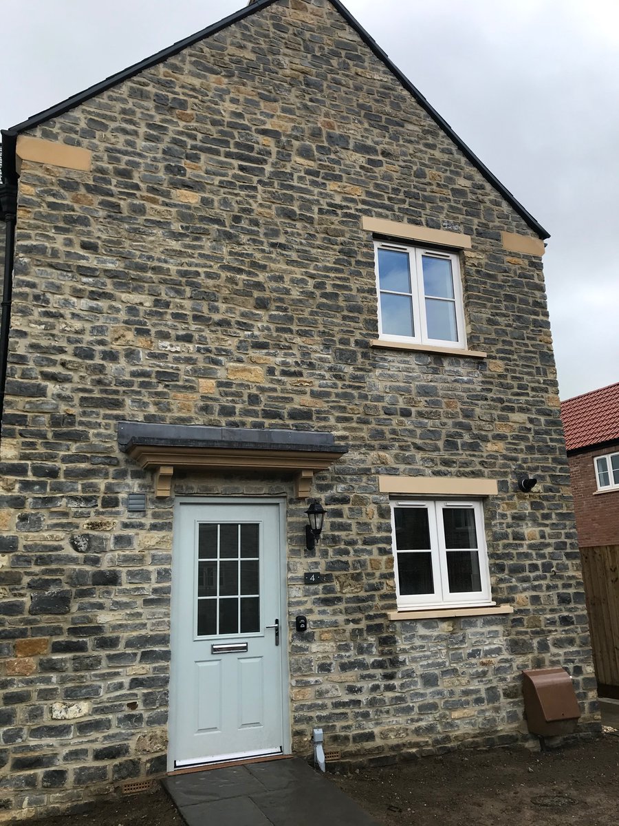 AbbieShaw_SW's tweet photo. Final handovers at Lakeview, Keinton Mandeville today. Nine beautifully finished rented properties ready to become homes 🏡 @StonewaterUK @BRHConsultants #GalionHomes https://t.co/G2222JnApW