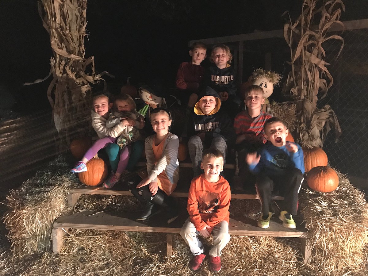 We've kicked off Halloween and your little goblins are going to love our Haunted Hayride Package. It includes a night's stay in a suite, 4 waterpark passes and 4 haunted hayride tickets. Now available for booking: https://t.co/3MJ6QGv725 https://t.co/K5YOWslThg