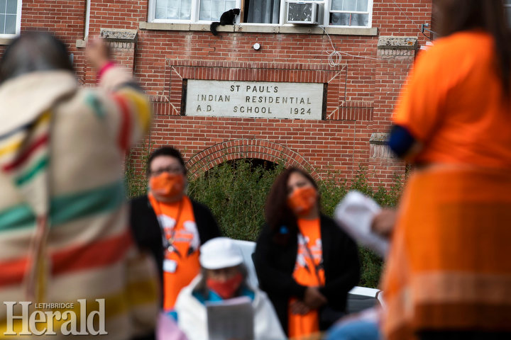 This year's #OrangeShirtDay  ceremonies honour the more than 100 children lost to the residential school system on the Blood Reserve
@DWoodardHerald reports w/ <a href="/IMartensHerald/">Ian Martens</a> photos 
lethbridgeherald.com/news/lethbridg… #yql #Blood Reserve #Kainai #OrangeShirtDay2020