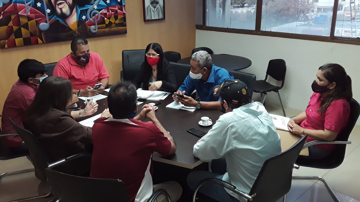ConceCarirubana's tweet photo. #AHORA  #01DeOctubre desde @ConceCarirubana Cumpliendo con las normativas de prevención trabajamos en la elaboración de ley contra el #covid-19 que permita un mayor control de esta terrible pandemia que afecta a la humanidad. https://t.co/GGrpnAH1qT