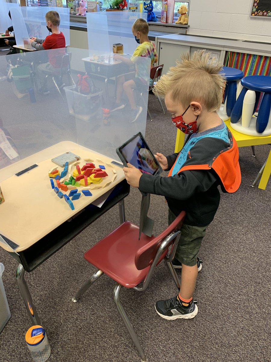 Mr_Wenger_Tech's tweet photo. Our Kindergarteners are learning how to take pictures of their work to share with others! @SASD_SalfordHil @lhendricks06 @ https://t.co/FL1sxbQRJC