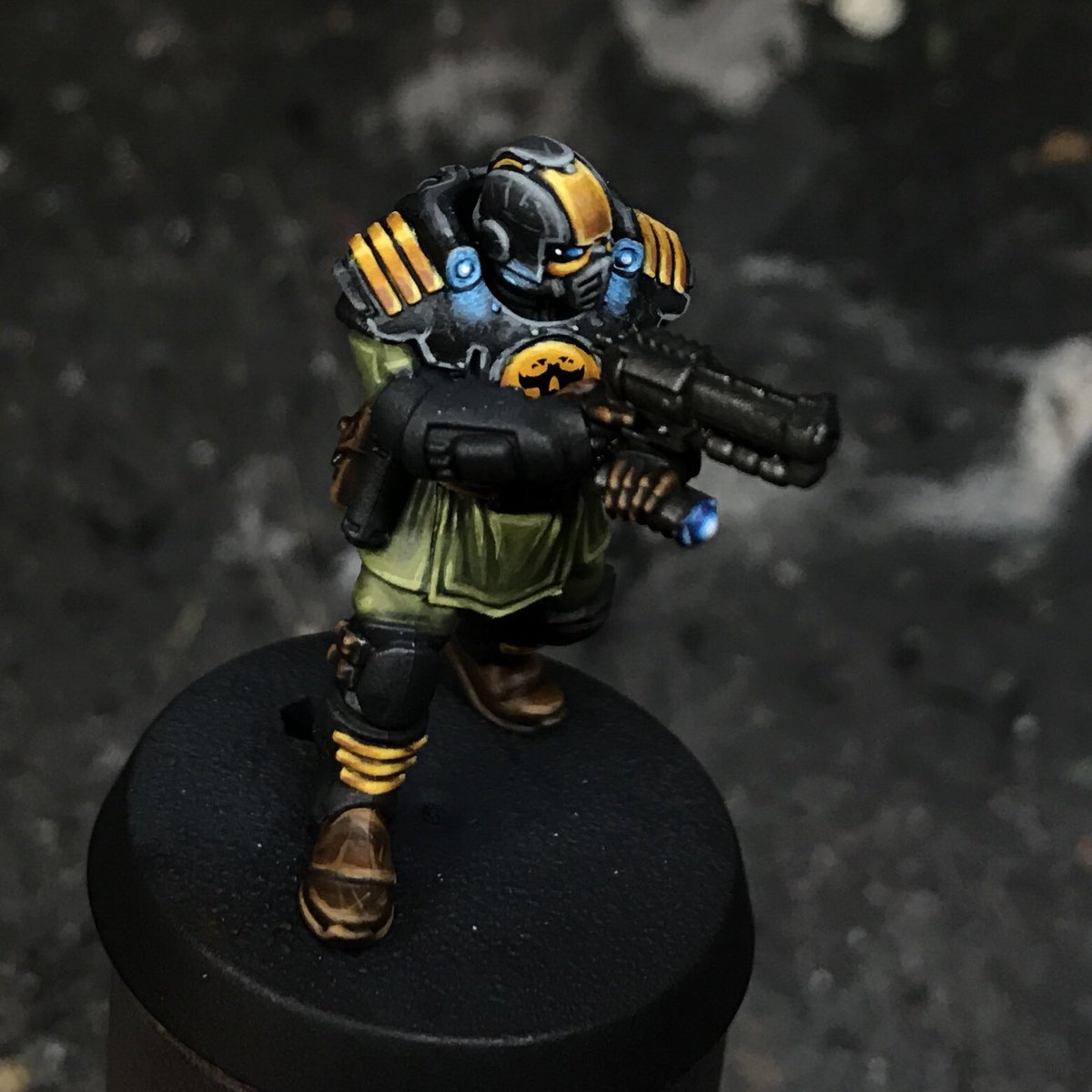 Here is the first model WIP from a Palanite Enforcer project. I hope you all like it! 

#necromunda #warhammer #paintingwarhammer #warhammer40k #warmongers #palaniteenforcers #goliath #tabletopgaming #wargaming #underhive #tabletoppainting #commissionpainting #warhammercommunity