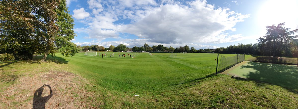 SHSsport1865's tweet photo. There's nothing like the green, green grass of @shrewsburyhouse home sports ground at Almshouse Lane. Y5 enjoyed a sunny afternoon on the fresh-cut grass. #passandmove #outdoorlife #footiefun https://t.co/0i2bZ6SpR2