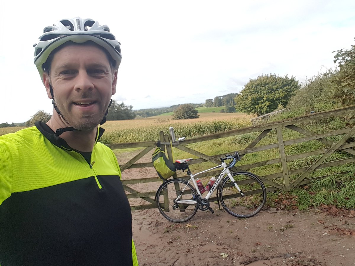 ucanswim's tweet photo. Furthest. I've. Ever. Ridden today! 94k! Lovely way to spend a day off work. Probably shouldn't have fallen off though! @northroadcycles @uktrichat #cyclinglife #cycling #exercise #swimmingcrosstraining #outsideexercise https://t.co/WMnDfiPDy3
