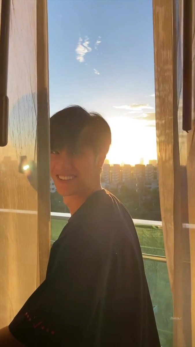 Day 159:  @Tawan_V your smile is always brighter than the sun. Te quiero  #Tawan_V