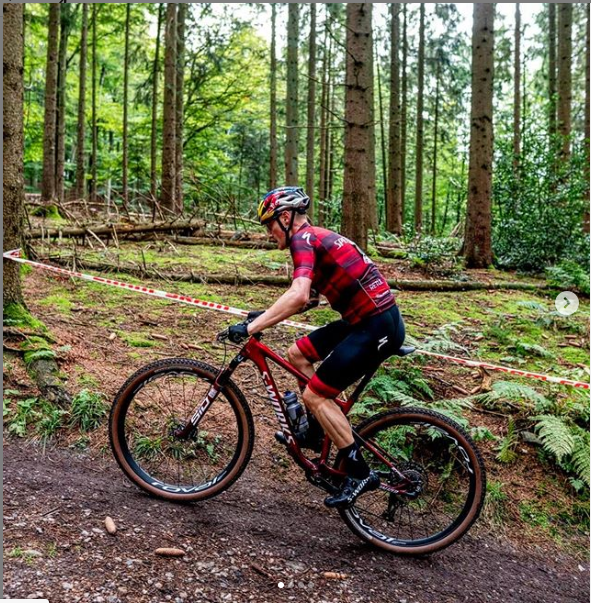 CyclingDigital's tweet photo. A prova feminina foi vencida pela Loane Lecomte (🇫🇷) de 21 anos e a masculina pelo Simon Andreassen (🇩🇰) que completou 22 ontem.
A nova safra do MTB tá chegando forte!
#MTBWorldCup #MTBBR #MountainBike https://t.co/mr2dzVa8Go