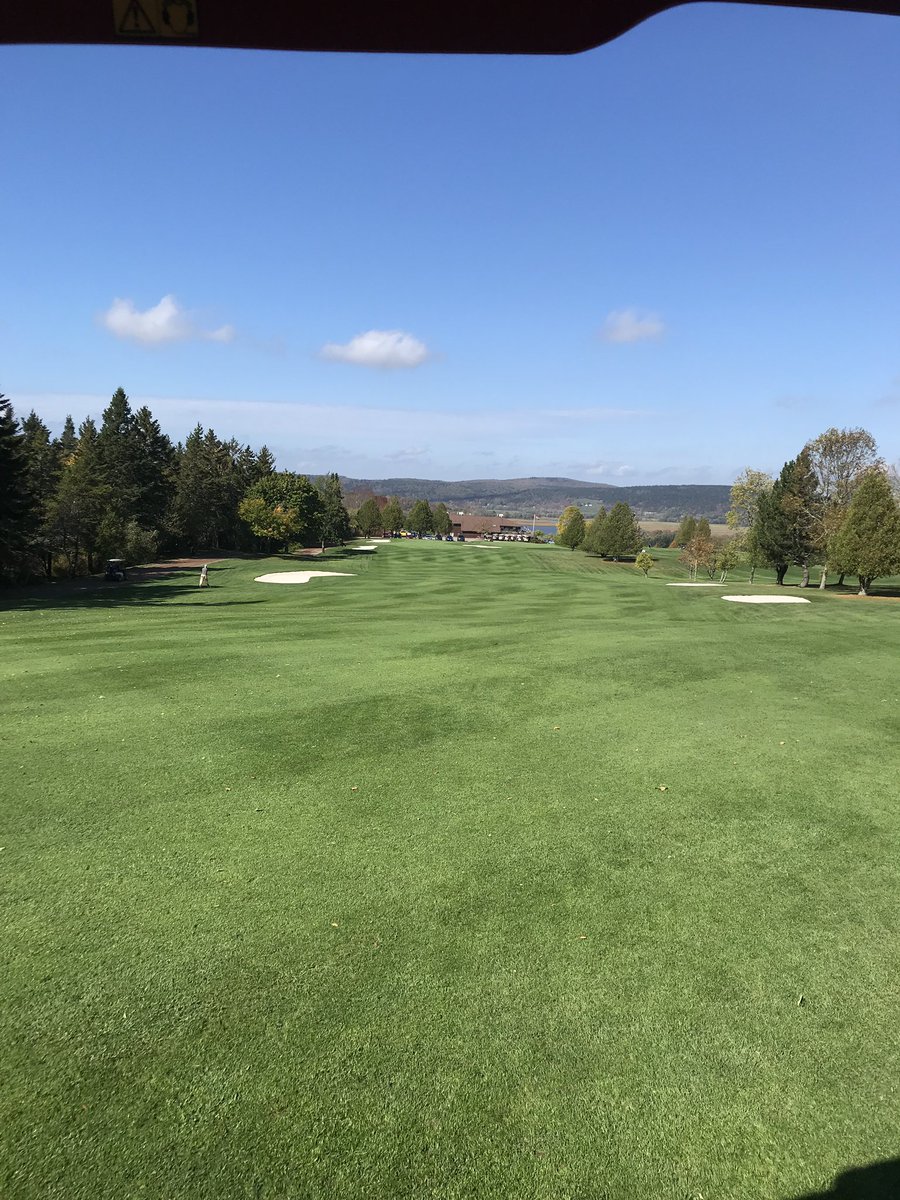 As we roll into October there’s still lots of time to enjoy some Fall golf! #fall #october #golf #greenfees #golfnb