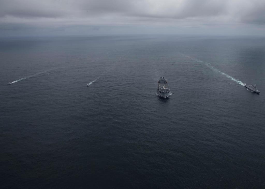 Stronger Together 🇺🇸 🇮🇹 🇬🇭 

The Expeditionary Sea Base #USSHershelWoodyWilliams (ESB 4), center, conducts a tracking exercise with the Italian Navy frigate ITS Federico Martinengo (F 596), left, and the Ghana Navy Snake-class patrol vessel Ehwor (P37) in the Gulf of Guinea.