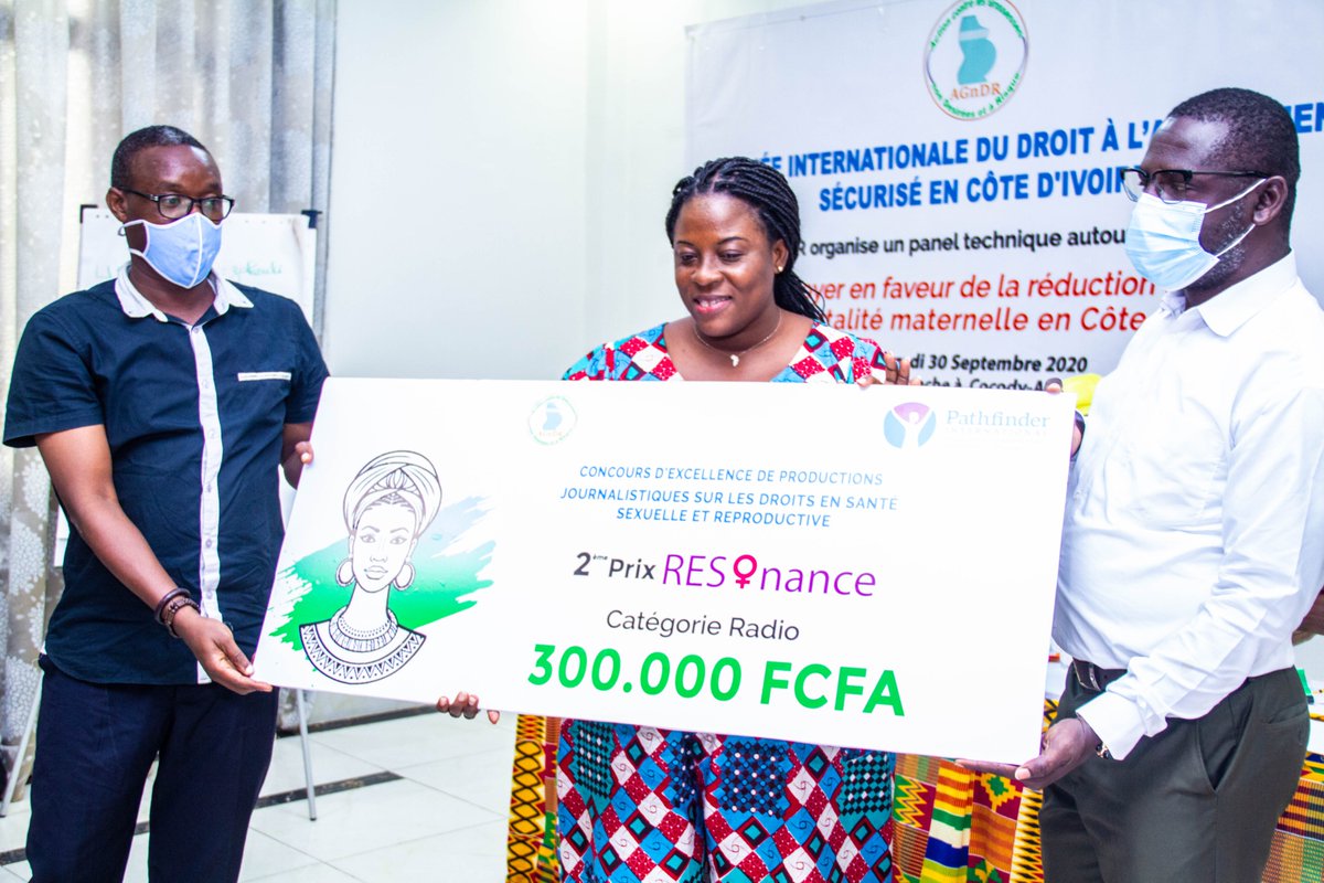 AGnDR1's tweet photo. Félicitations à LYDIE KOUADOU de @RadioCiv, lauréate du 2e Prix RESOnance, catégorie Radio, des meilleures productions journalistiques sur les #DSSR des femmes.
#CIVRESOnance #MapoutoProtocol #RESOnance #CIV225 #Safeabortion #28Sept #whyabortionwhynow #traversonslaligne https://t.co/a9D8jNkBqV