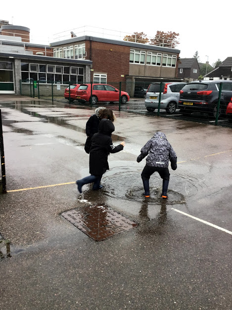 MissSteel7's tweet photo. When in Scotland, you've got to find some fun in the rain! And what is more fun than jumping in the puddles?! #outdoorfun #outdoorlearning #puddlejumps @MissBTweets1 @FernieleaSchool https://t.co/8JaTSbGgAB