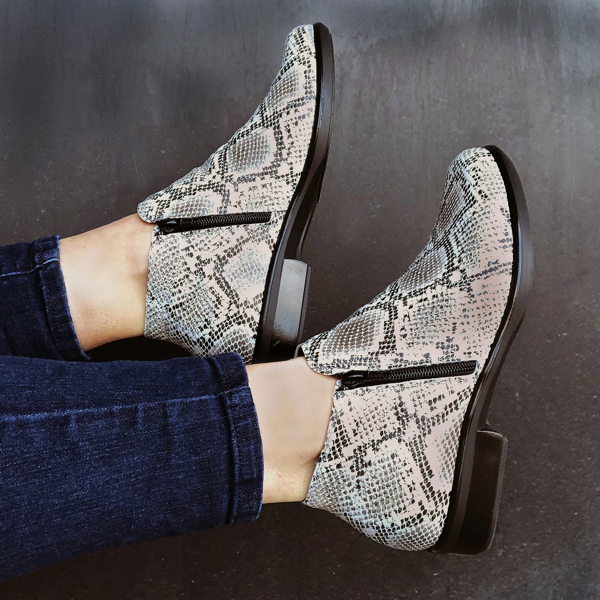 naot_n_america's tweet image. 💚 NEW SHOE ALERT! 💚 Well, a classic shoe with a new look! If you love our Helm bootie, you'll love it even more in cobra print 😉
Shop here: bit.ly/NaotHelmBoots