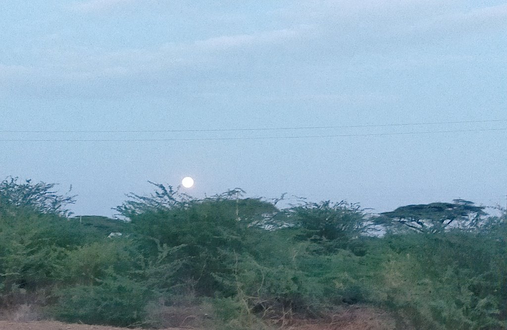 Happy_kulayo's tweet image. Enjoy the view of full moon 🌕 ,Ngaremara Isiolo- Kenya