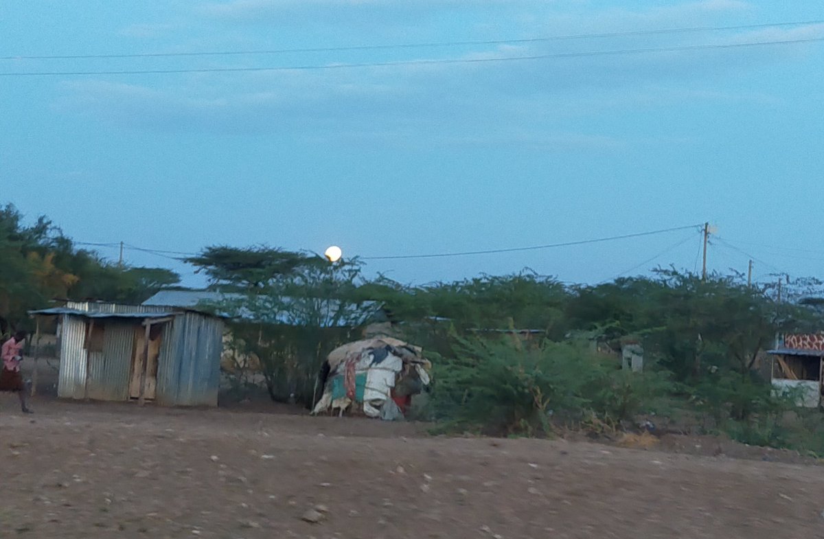 Happy_kulayo's tweet image. Enjoy the view of full moon 🌕 ,Ngaremara Isiolo- Kenya