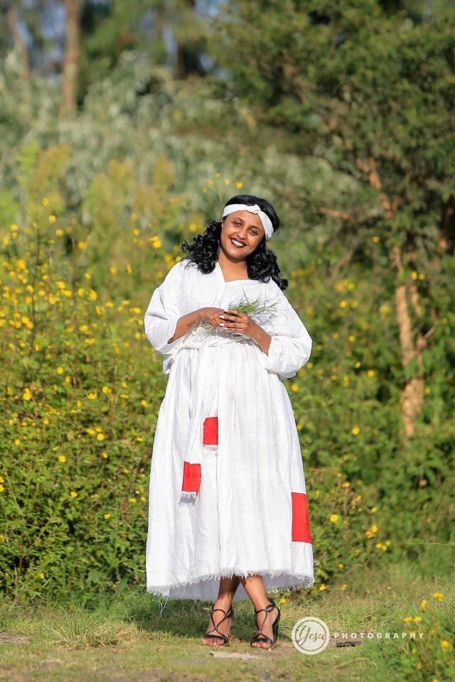 FBedaso's tweet photo. In honor of the many hues, shapes, colors, &amp; traditional attires that makes up the Oromo nation, gonna do a thread of some of my favorite pre-Irreessa/Irreecha pics🌳💜🌳#MammagallaanOromiyaa https://t.co/ALx1dcGldP