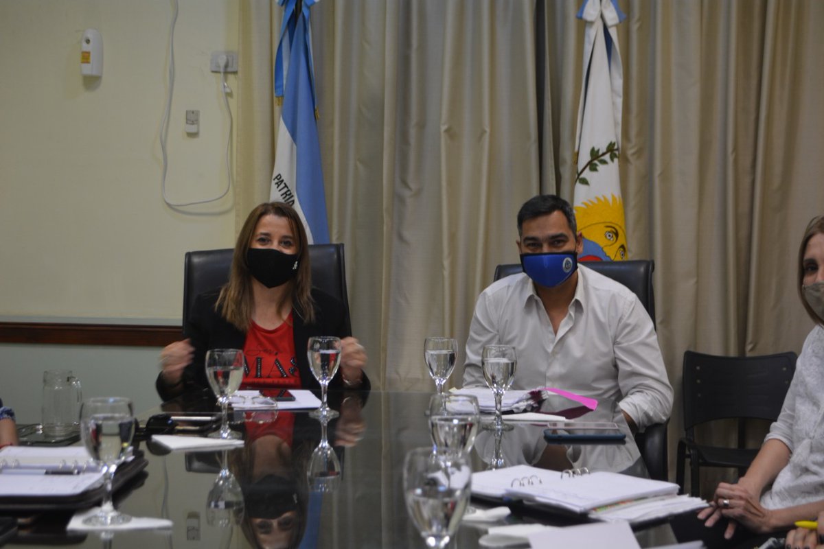 SusanaMaBenitez's tweet photo. Nos reunimos en la Sala de Situaciones del @MinisterioEduc con el Subsecretario de Gestión Administrativa Cdor. Mauro Rinaldi y el personal técnico de la #DIGEP para avanzar sobre temas educativos de gestión privada. #CorrientesSomosTodos https://t.co/ztLU3YoE72