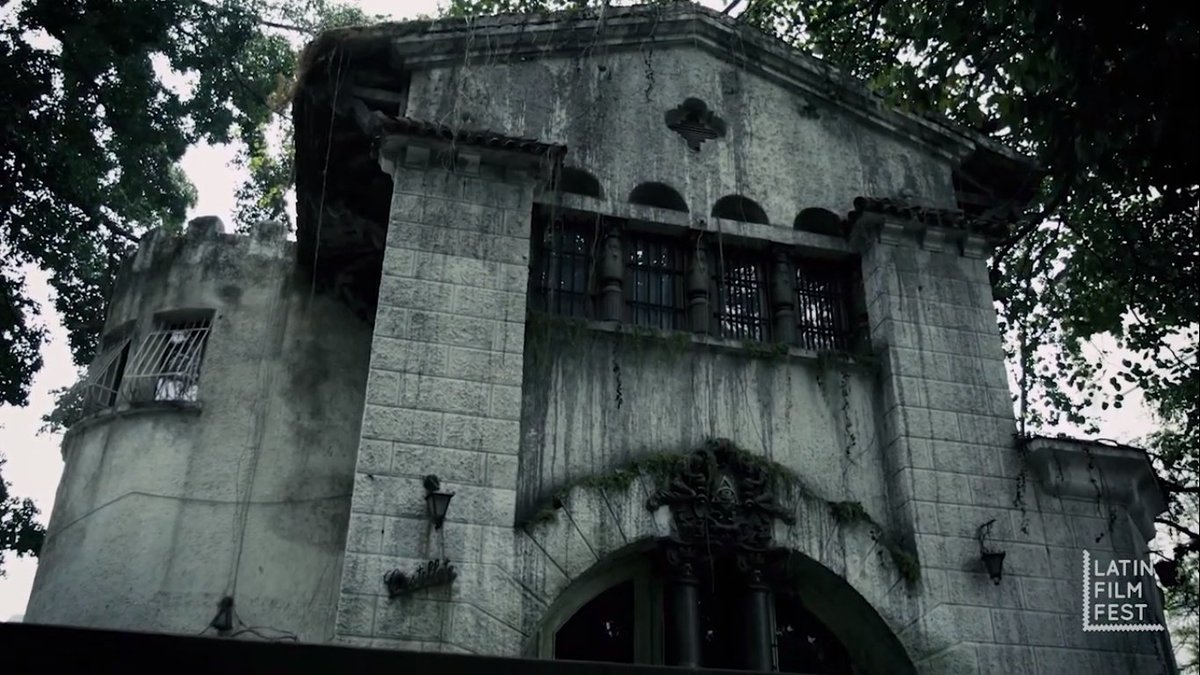 la casa del fin de los tiempos (2013) ‘the house at the end of time’ directed by alejandro hidalgo.dulce, a mother who has encounters with apparitions inside her old house, must decipher a mystery that could trigger a prophecy: the death of her family.