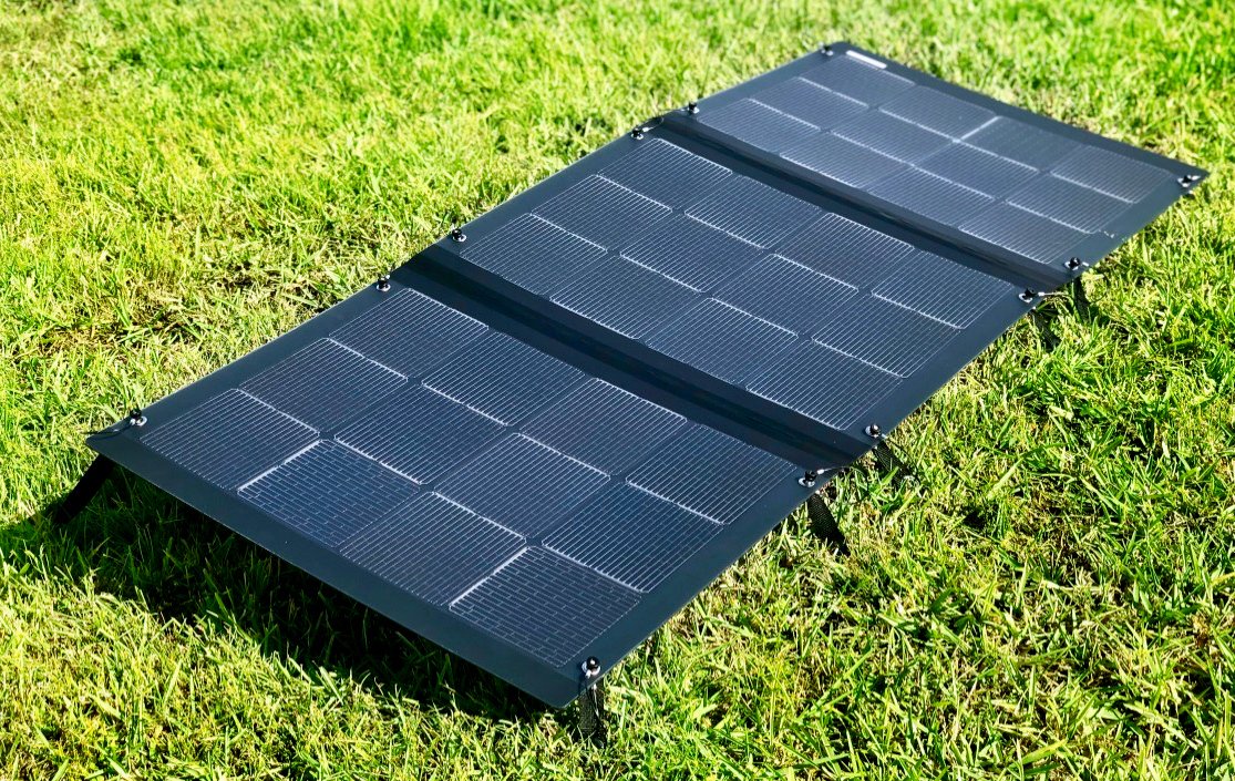 This Merlin Solar portable solar panel is compact and lightweight at less than 11.5lbs with a trifold design and delivers 160W to power your devices. Extremely easy to set up, you can generate solar energy wherever you go! 🌞📈⁠
⁠
#MerlinSolar #RedefinePossible #SolarPower