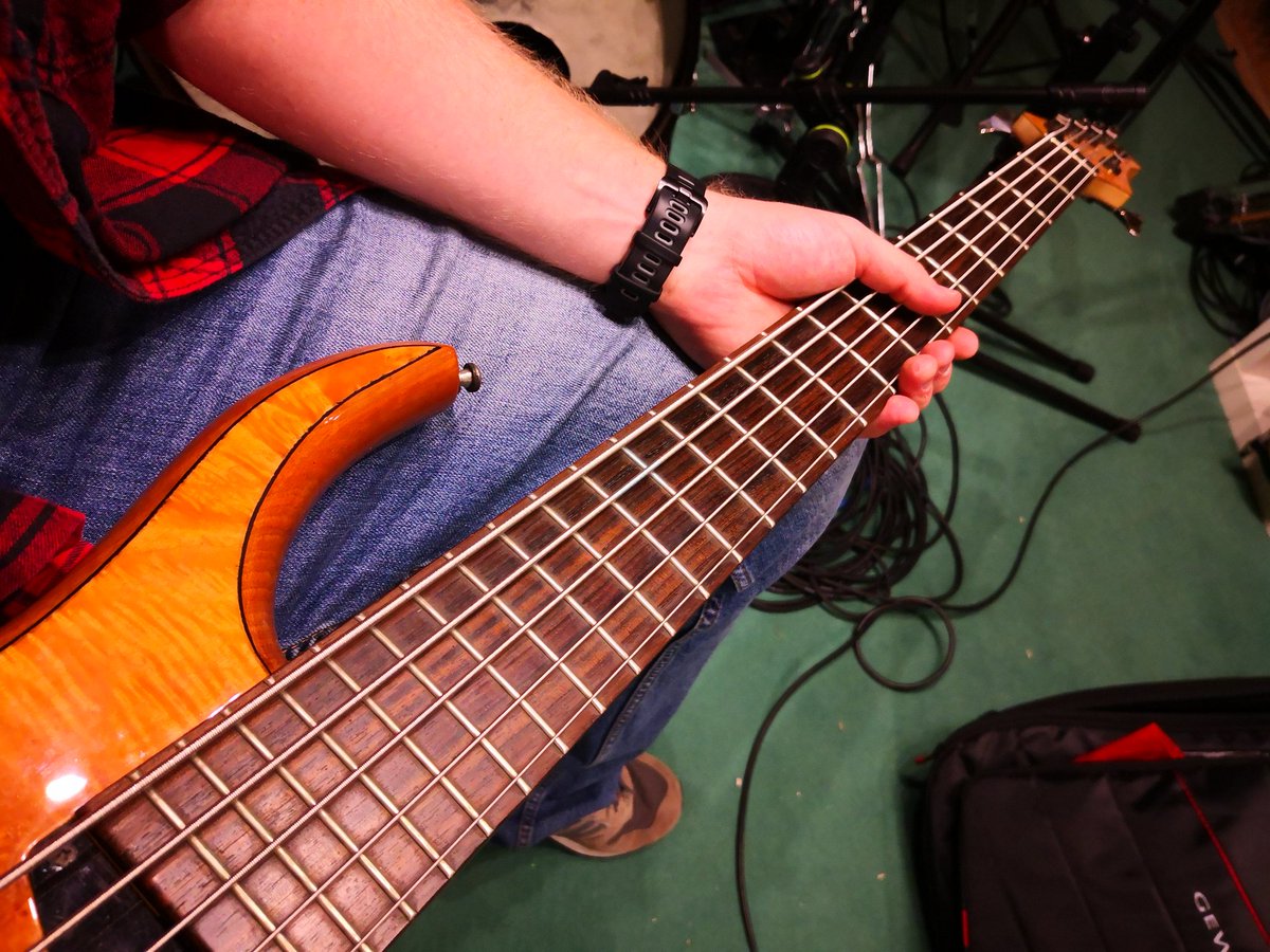 Rocker_Teacher's tweet photo. Statt dem #metalthursday habe ich heute nur die #Rockbandprobe im Angebot https://t.co/9GJzRo4fE5