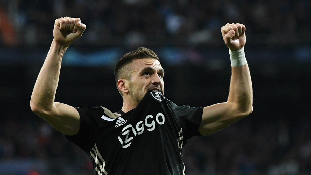 Angka itu kabarnya udah ditingkatin jadi 39jt Euro pas 2019/2020. Sebagai perbandingan; di musim yang sama, budget gaji Alaves 49.7jt sementara Torino 55jt. Penambahan budget gaji pun lebih dipake Ajax buat penuhin permintaan pemain senior kayak Tadic yg dapet 3jt sendiri.   #IMC