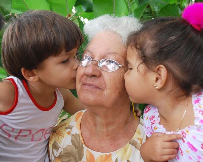 YanelkiG's tweet photo. Hoy se celebra el Día Internacional del Adulto Mayor, fecha elegida por la Organización de las Naciones Unidas en el año 1990, con el fin de impulsar en los países del mundo, el respeto, valor y atención hacia los adultos mayores. #CulturaProvincialdeLaHabana #RadioTaino https://t.co/VgwSy0D1HO