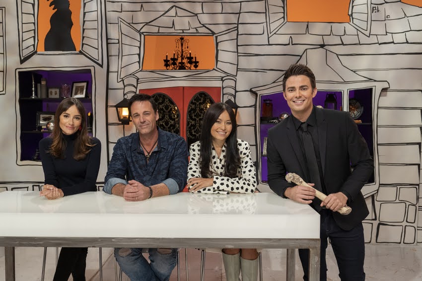 jocelindonahue's tweet image. I’m guest judging on #HalloweenWars this Sunday! I got to combine my love of all things spooky &amp;amp; sweet 🎃🧁  
Many thanks to the hosts @JonathanBennett @Shinminli @ToddTucker_MUFX for making it so much fun &amp;amp; congrats to the final 3 teams! Tune in October 4th at 9 PM @FoodNetwork
