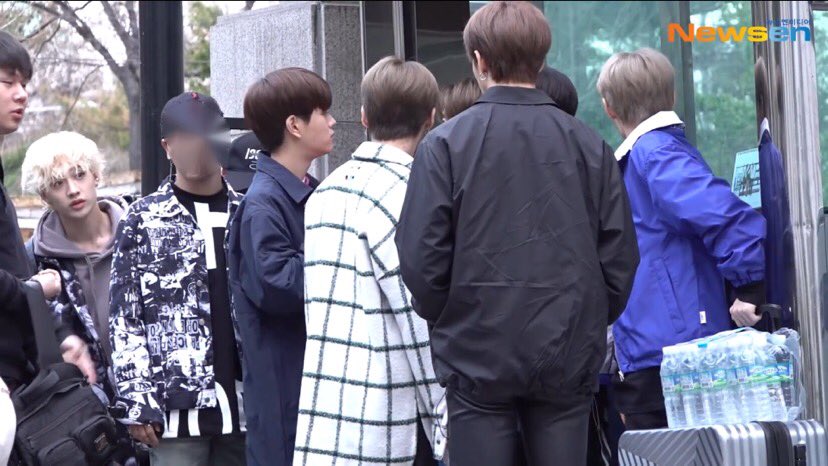 “chan why are you always in the back?”chan: “so i could have a good view of the kids and make sure that no one gets left behind”— a wholesome thread