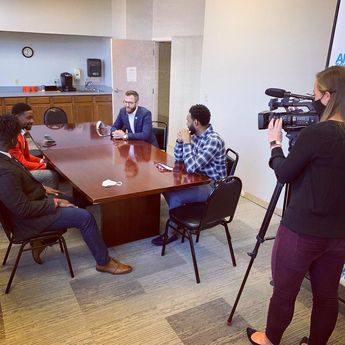ywcadayton's tweet photo. Kicking off #DVAM2020 by talking about #AMENDtogether launch. 🎥 🌟💙 We’re making #DYT the safest city in the nation for women & girls by engaging men & boys. Catch us this week on @SpectrumNews1OH & @WDTN 📺
#OnAMission #WeAreYW #DVawareness #DVAM2020 #endDV https://t.co/KQWsqfeatO