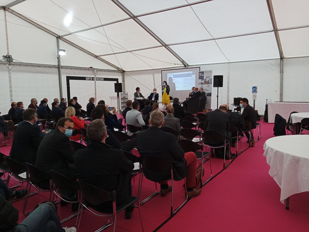 Salon_StNazaire's tweet image. En direct depuis Saint Nazaire Business Meeting @StNBMeeting pour la table ronde organisée par neopolia autour de l avenir de l industrie #industrie #saintnazaire #aeronautique #naval