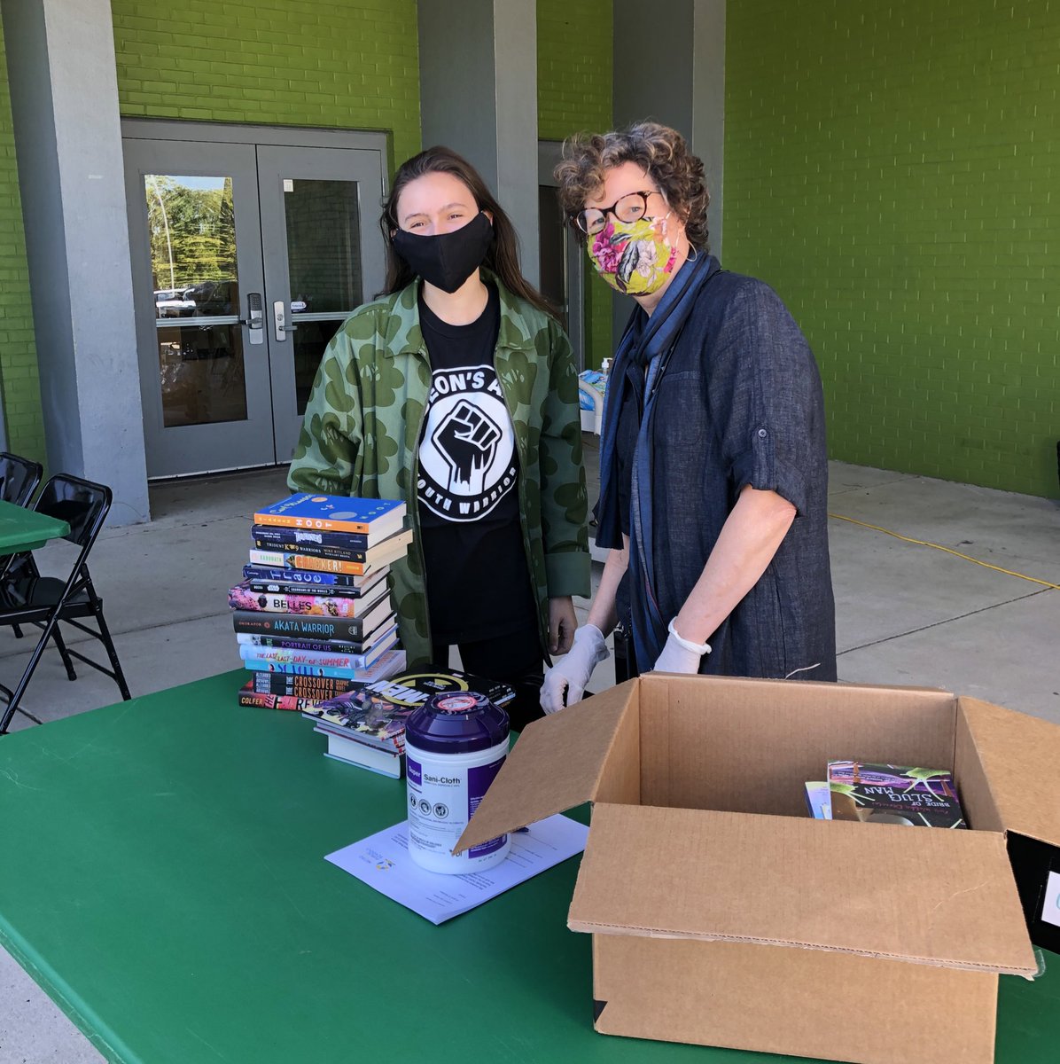 LindsKimery's tweet image. Librarian @hopeyhall and Laura from @gideonsarmyutd select books for the book club  at McKissack! Come out to @ChurchwellElem1 and leave with some good reads! @MetroSchools @MNPSLibraries @mckissackreads @McKissackMiddle #mnpslibhacks #bookgiveaway