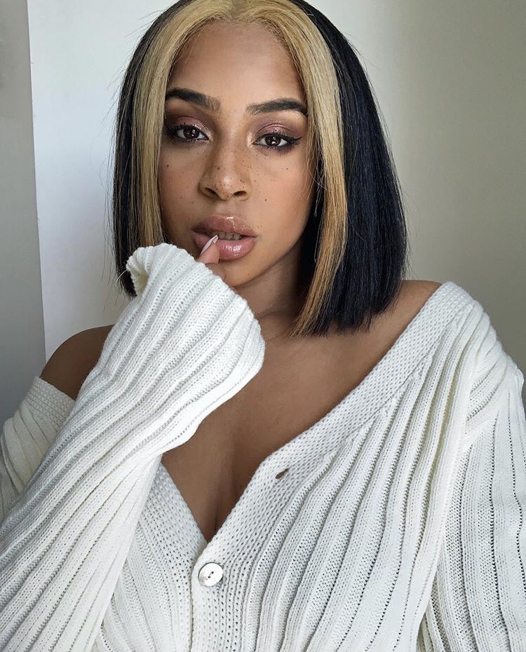 ByLiss17's tweet photo. Allez voter pour Yanissa 25 fois par jour 🤗 et retweeter aussi svp🙏🏽#yanissaxoxo #SocialStarFrance #PCAs @eonlineFR https://t.co/6eOi6viSYt