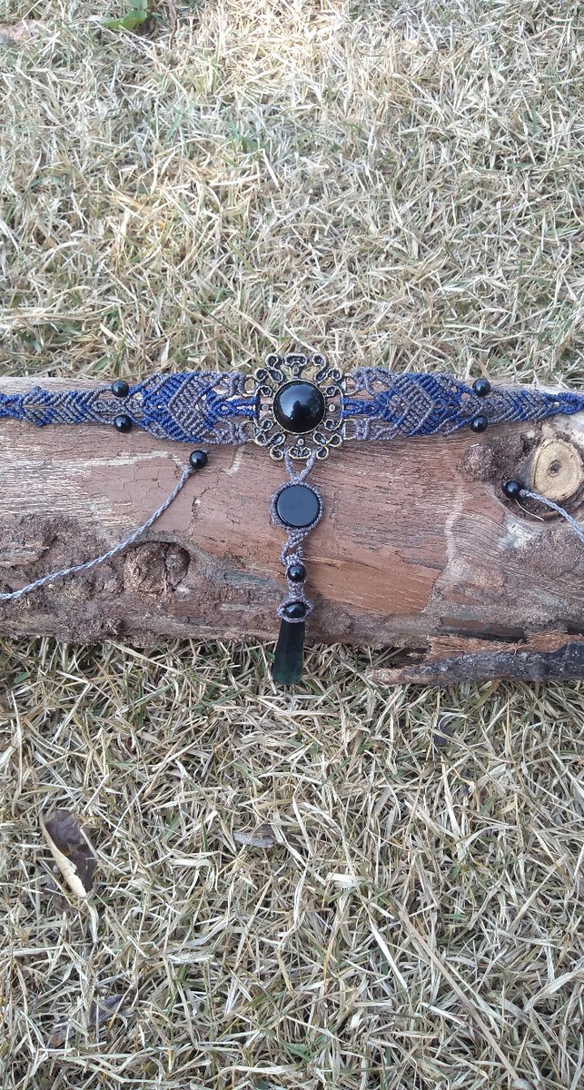 kadoshices's tweet photo. Olha essa gargantilha em Macramê
Ela também é um amuleto de proteção fortíssimo, pois contém 9 obsidianas negras e uma jade.
...
#macramê #macramêbrasil #macrame #macramebrasil https://t.co/5oH3x2Chee