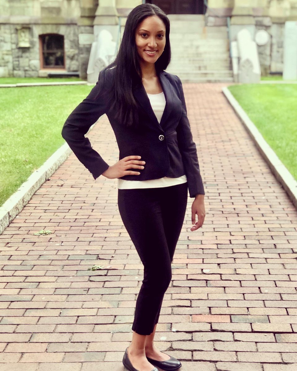 Hey @BlackinMicro 👋🏾
I’m Antonia and I study innate immune responses to Legionella pneumophila @penn in the @sunnyshinlab. I also just defended my thesis and became Dr. Bass one week ago! Happy #BlackinMicro week! #BiMRollCall #BlackinBacteriology