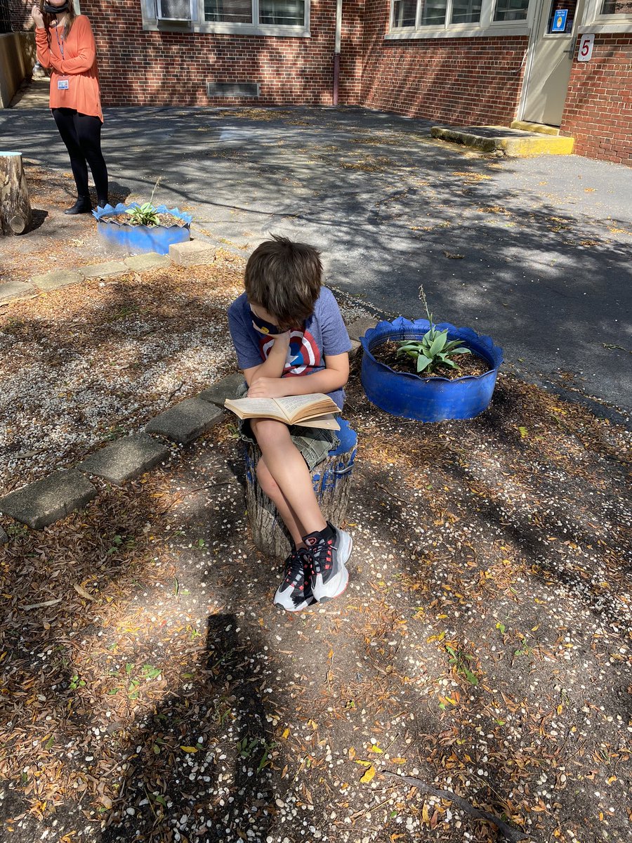 Trying out Fairview’s new reading garden on this beautiful day! #read #fvfocused #mtpspride