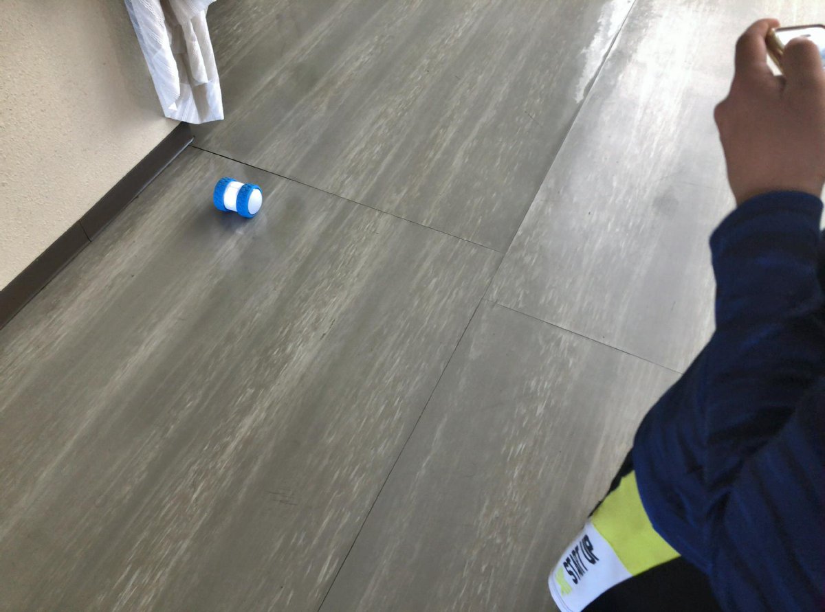 CoderDojoHokuto's tweet image. 久しぶりにScratchを行ったニンジャの方もすぐに操作を思い出して作業をすすめていました。

ボール型ロボットSpheroはいつも人気があります。

#CoderDojo