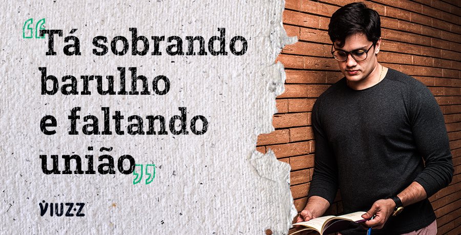 zedaviuzz's tweet photo. É com esse trecho do verso Mais União, do poeta digital alagoano @hugonovaesf, que a gente avisa: você precisa assistir ao espetáculo Sonhos e Rimas. 🤩🎤
Já disponível em https://t.co/0CBeUCXsBL 📲 #ToNaViuzz https://t.co/dWdKzJg5fp
