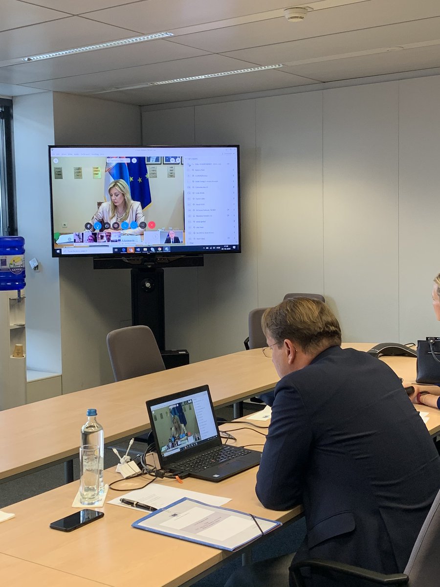 Oliver Varhelyi tweet media