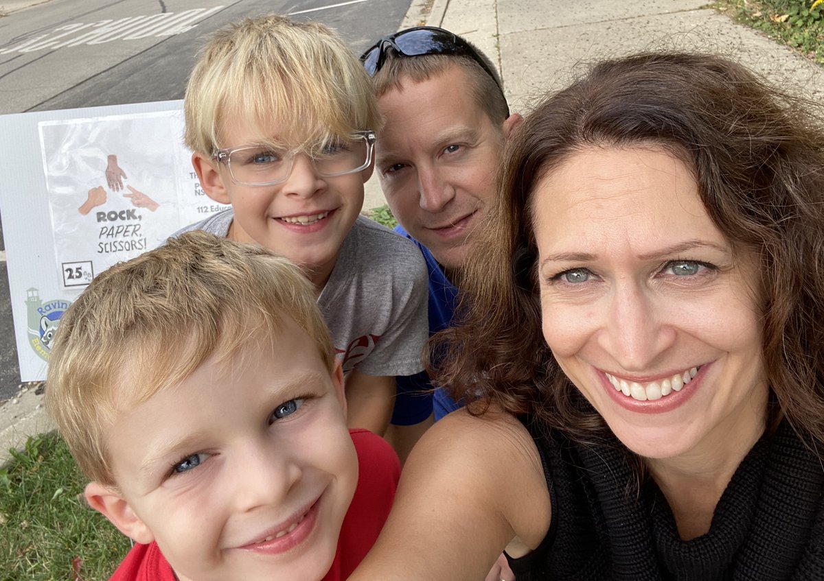 LibraryLau's tweet image. Ravinia Families Enjoying our Storywalk! Thanks for coming out. #RaviniaRocks #112leads @112foundation