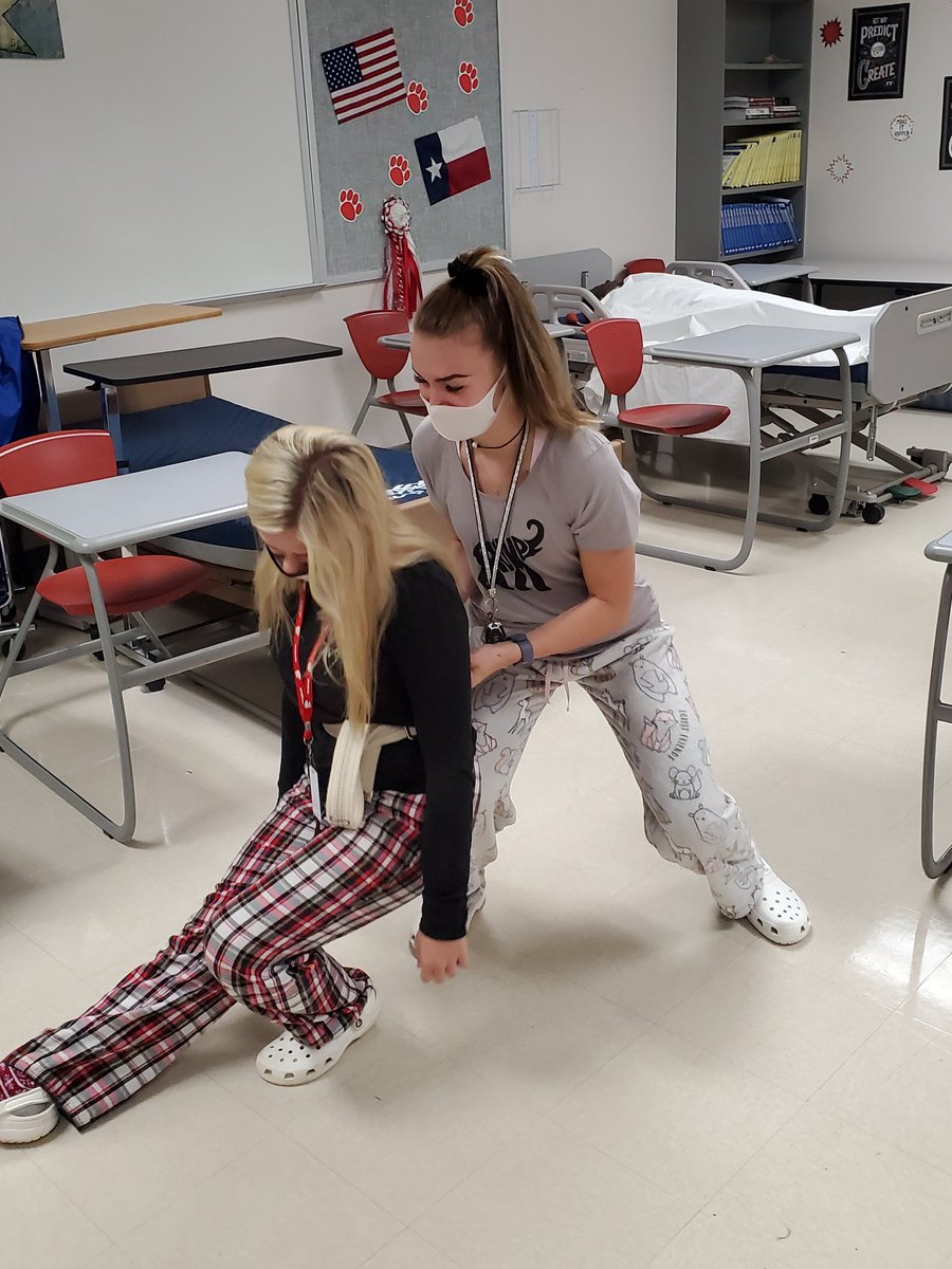 SHSHealthcare1's tweet photo. Learning to assist a falling resident to the floor in CNA
@SplendoraISD  @SplendoraCTE https://t.co/Lh9hvRmnSN