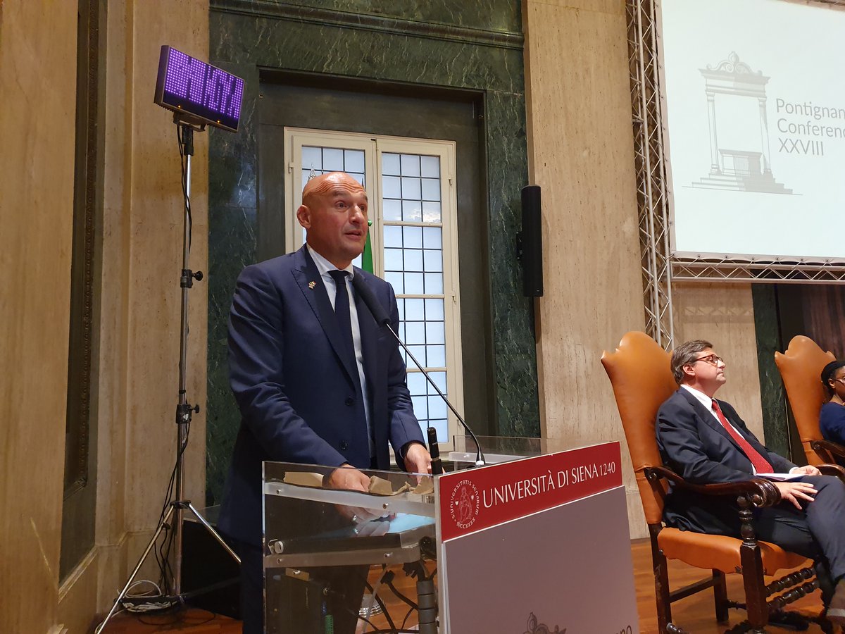 unisiena's tweet photo. In rettorato la cerimonia di apertura della XXVIII #PontignanoConference.
Il convegno, che celebra i 28 anni di dialogo tra Italia e Regno Unito, riunisce politici, parlamentari, imprenditori, giornalisti e opinion formers italiani e britannici.
https://t.co/CPllIMMZhQ https://t.co/ZCfuy6qdjh